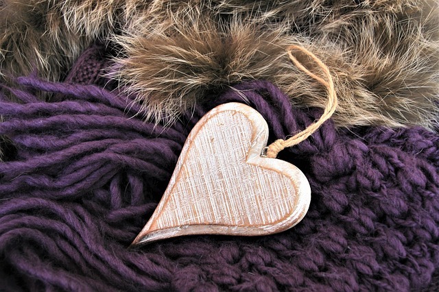 wooden heart 3078247 640